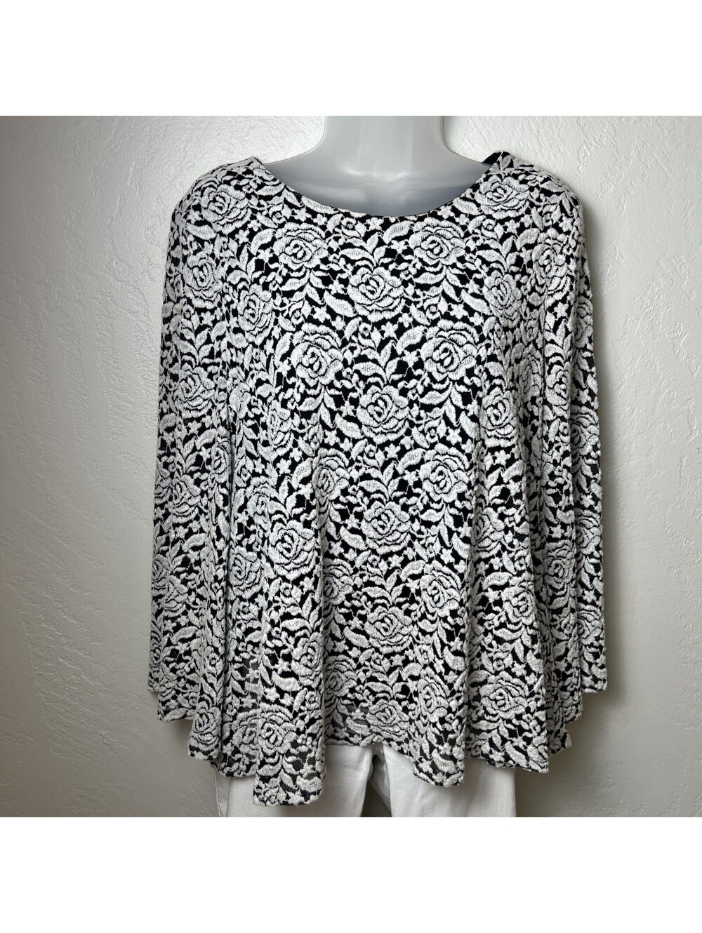 Chico's Black White Floral Jacquard Burnout Top with Bell Sl